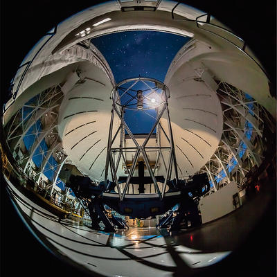 Un Gigante Alumbrado por la Luna 
